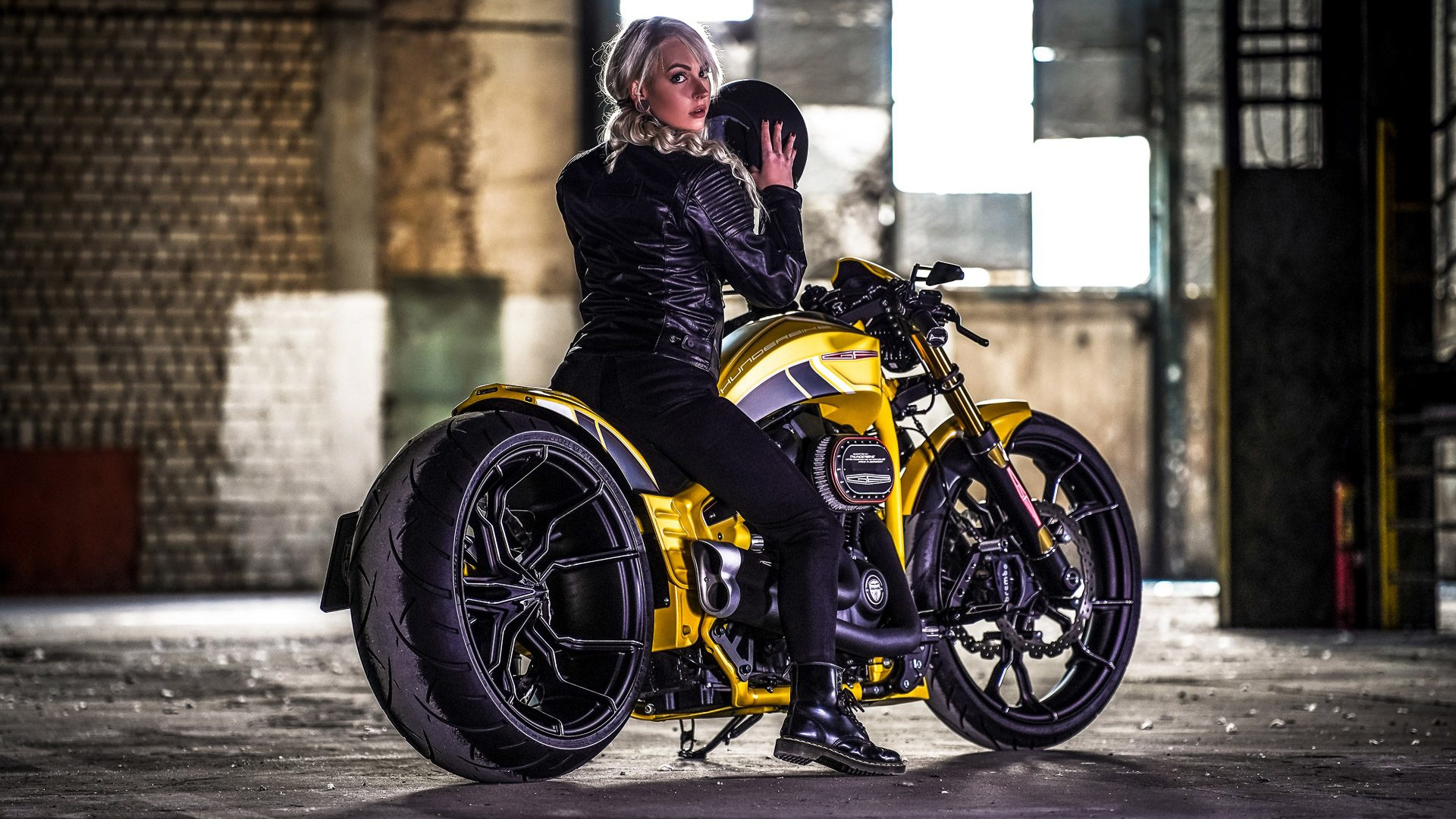 Thunderbike Gf and blonde model